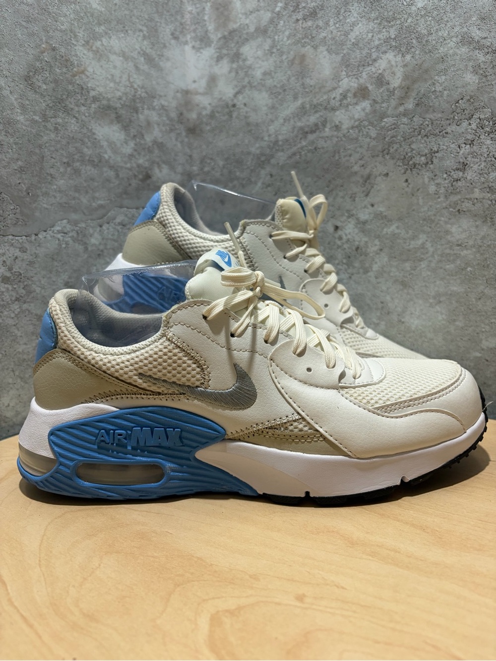 Nike Women's Air Max Excee 'Summit White University Blue' sneaker size 8